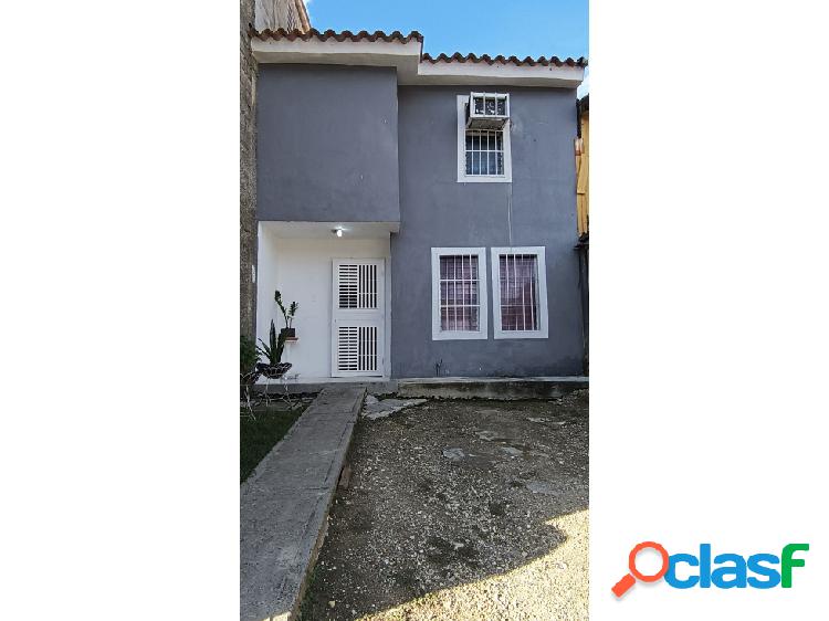 Se Vende Townhouse 64m2 2h/1b/1p Samanes de Betania