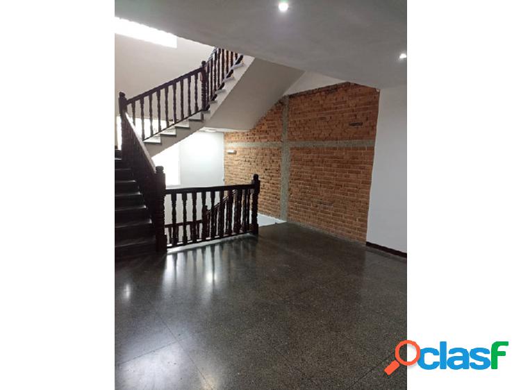 Se alquila oficina 68m2 Las Mercedes 9534