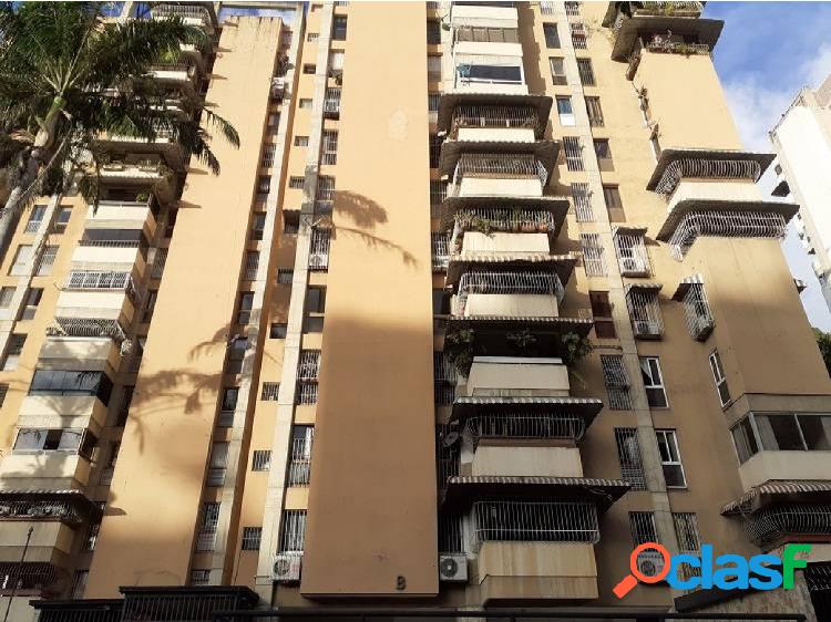 Se ofrece en Venta Apartamento duplex en Santa Mónica /#YM