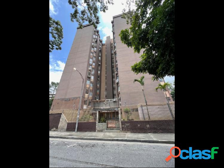 Se vende Apartamento 177m2. 4H/4B/2P. Santa Paula.