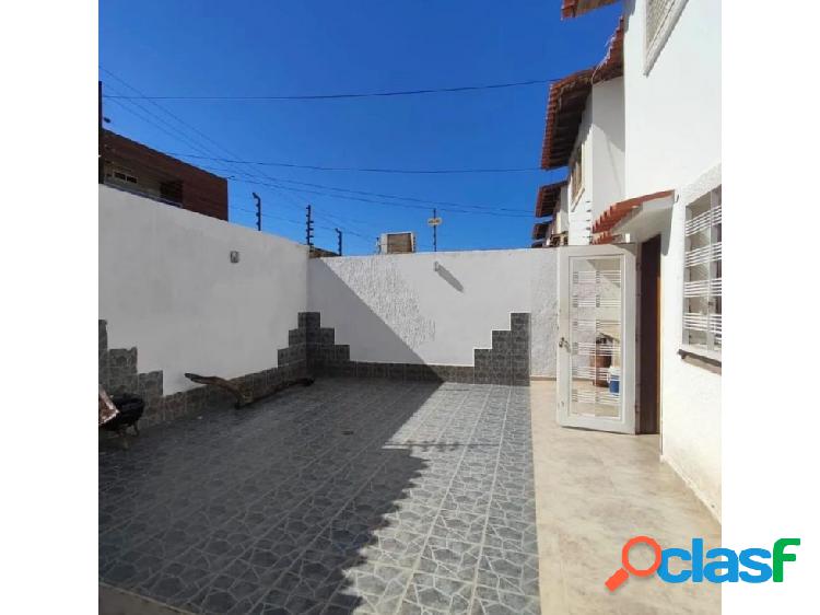 Se vende Town house 93,54m2 Pampatar 3803