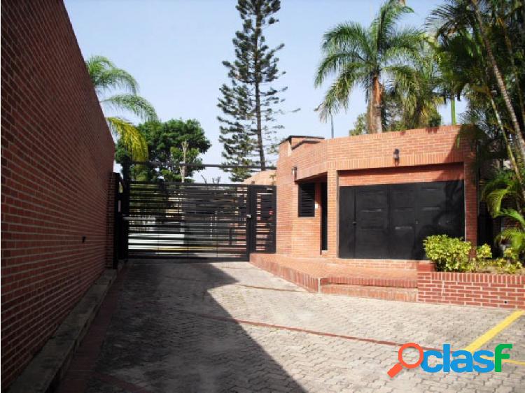 Se vende Townhouse 447m2 Col. Tamanaco 6842