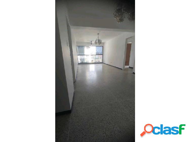 Se vende apartamento 78m2 Chacao 7825