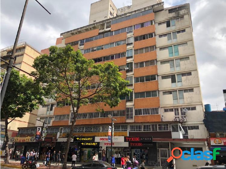 Se vende apartamento de 94 en Chacao. LG