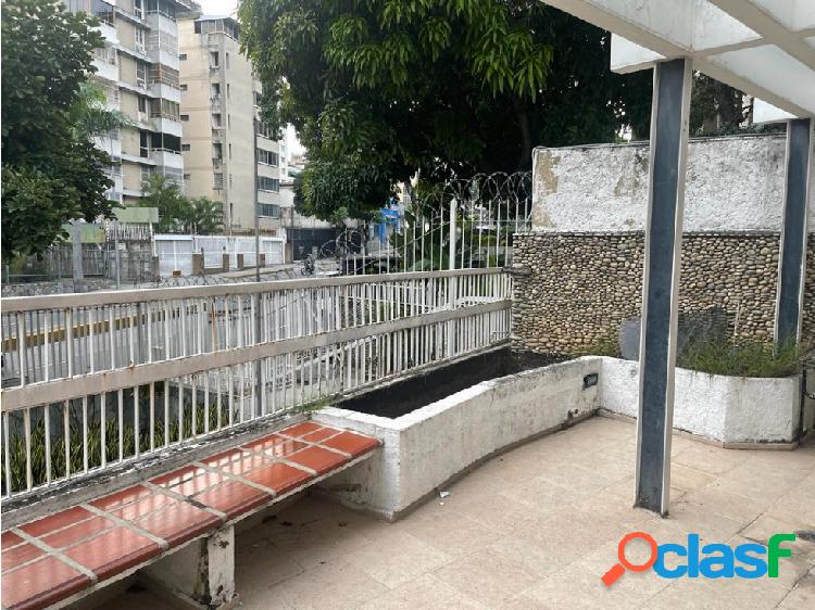 Se vende apartamento en la Av. Andres Bello