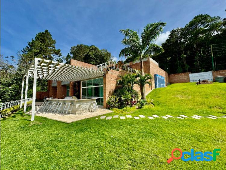 Se vende casa 1.000m2 4h+3s/8b/8p Alto Hatillo