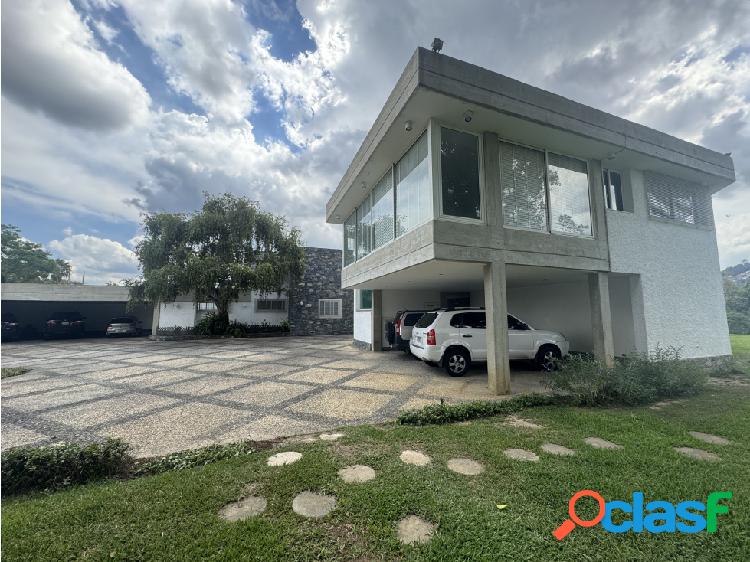 Se vende casa 1100m2 La Lagunita 4024