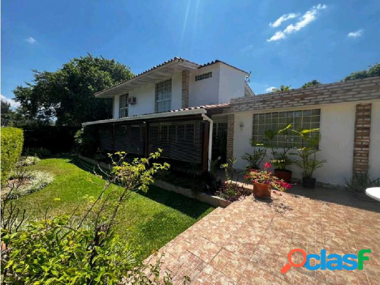 Se vende casa 324m2 Prados del Este 1073