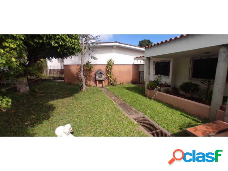 Se vende casa 350m2 3h/3b/7p Hoyo de la Puerta 6782