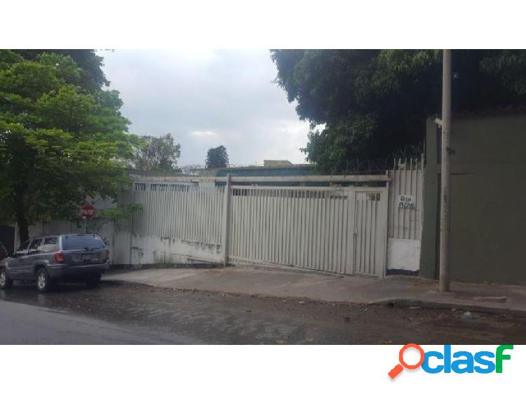 Se vende casa 360m2 5h+s/4b+s/20p Altamira 2973