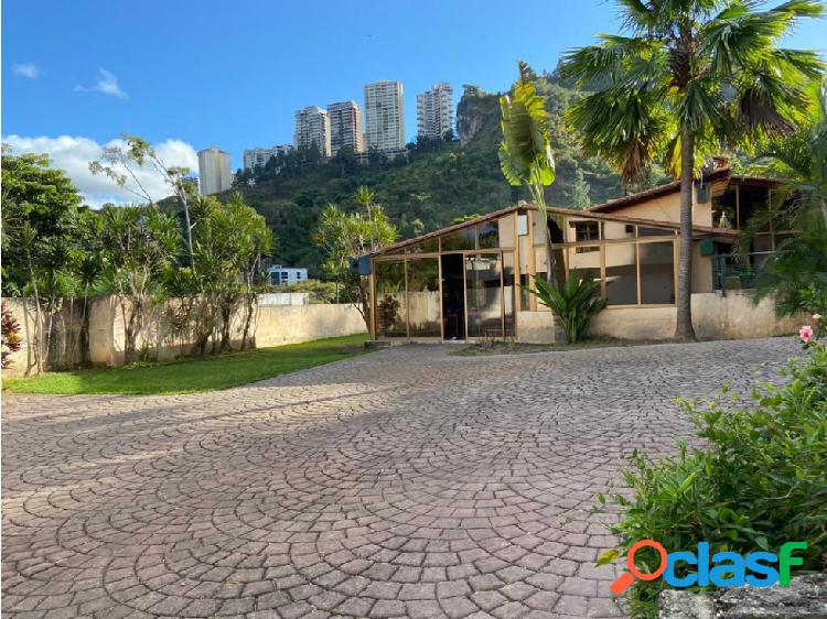 Se vende casa 465m2 Prados del Este 2417