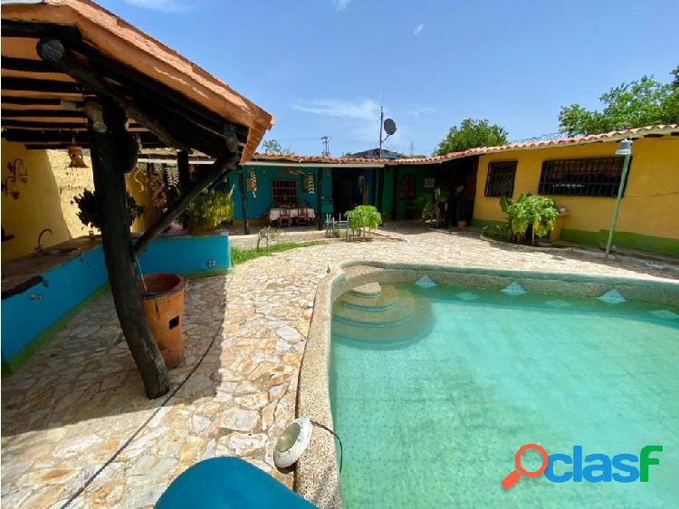 Se vende casa 630m² 5h/5b/2e Los Robles, Nueva Esparta