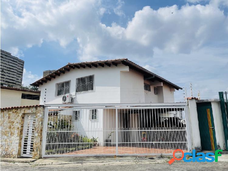 Se vende casa 712m2 Colinas de Santa Mónica 3647