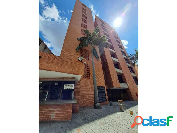 Se vende oficina 71m² Los Dos Caminos 0778