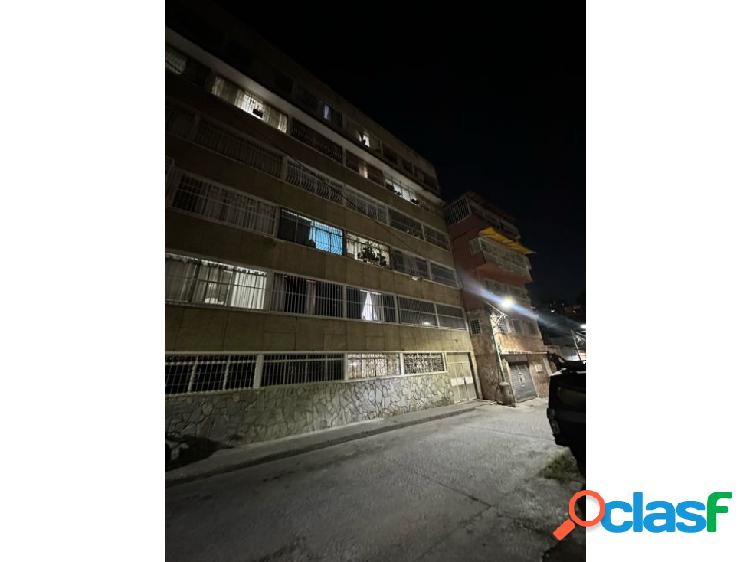 Se vende practico apartamento en La Candelaria