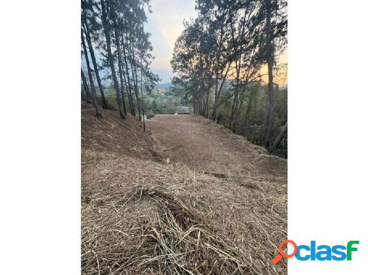 Se vende terreno 2200m² La Lagunita