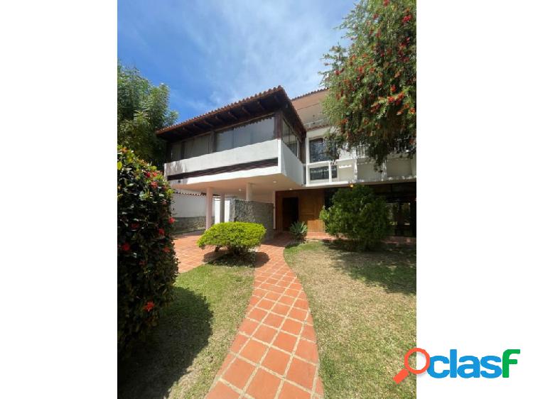 Se vende/alquila casa 465m2 Prados Del Este 9718