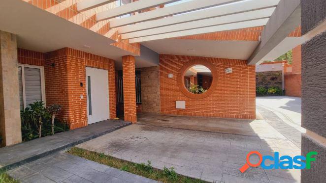 Sky Group Vende Townhouse en Valles de Camoruco. Valencia.