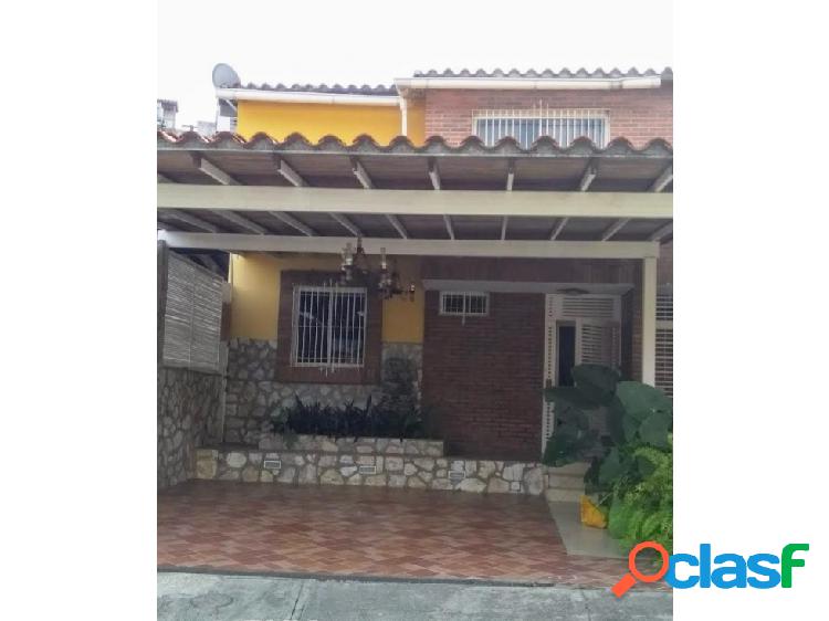 TH EN VENTA VILLA AVILA (GUATIRE)