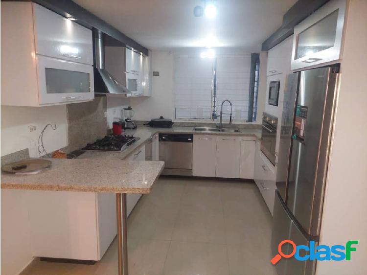 TOWN HOUSE EN LA URB TERRAZAS DEL NORTE VE02-1809ST-ICAR