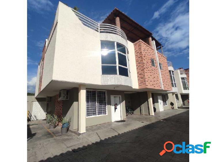 TOWNHOUSE EN VENTA Urb La Floresta Maracay RG