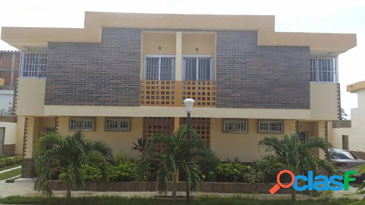 TownHouse en Res. Mocoties, Tucacas. PLTH-302