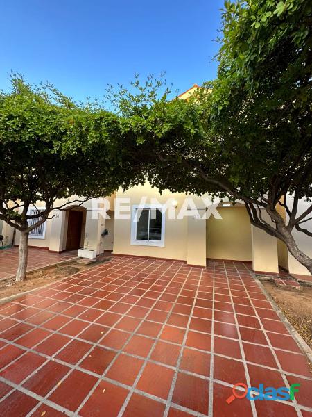 Townhouse en Alquiler. Villa Dunas del Mar. Remax Millenium