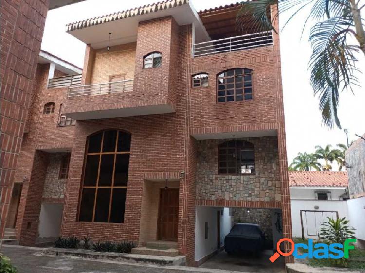 Townhouse en Venta Campo Alegre Valencia Código YBRA