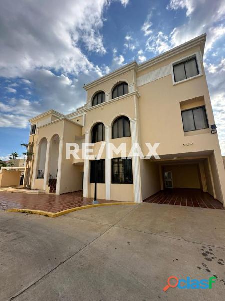 Townhouse en Venta. Villa Canarias. Remax Millenium