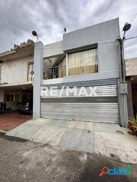 Townhouse en Venta. Villa Santa Fe I. Remax Millenium