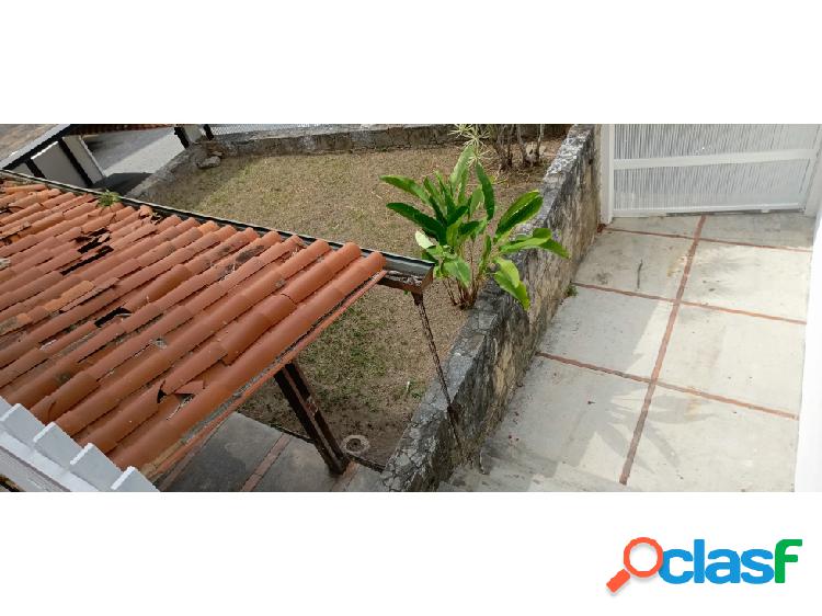 VENDO CASA COLINAS DE BELLO MONTE PARA REMODELAR