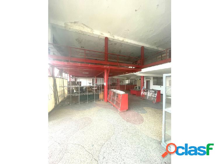 VENDO LOCAL COMERCIAL EN CENTRO DE SAN CRISTOBAL