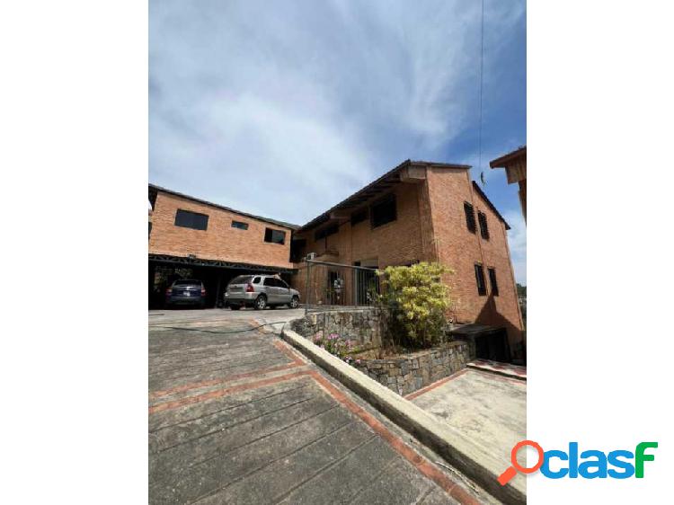 VENTA CASA TOWHOUSE DE 680 M2 HATLLO