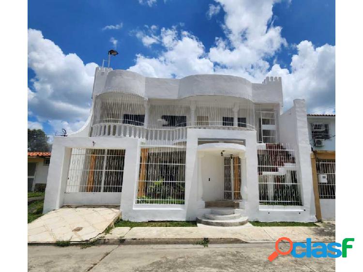 VENTA Casa Quinta, Urb Corinsa, Cagua. J.F