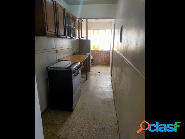 VENTA DE APTO EN CONJ RESD LAS ACACIAS PARQUE VALENCIA 28-28