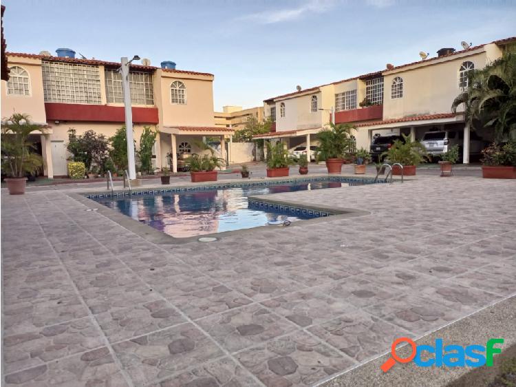 VENTA ESPECTACULAR TOWN HOUSE MARGARITA 135MTS2/4H/3B/2PE