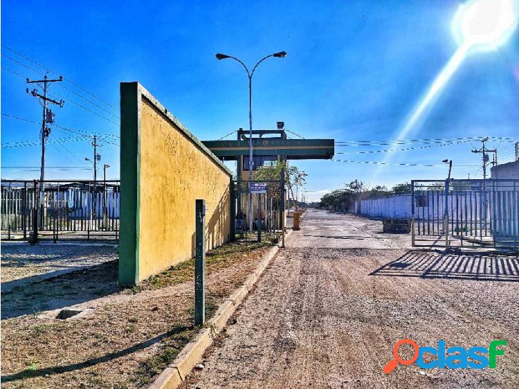 VENTA: PARCELA DE TERRENO EN PARQUE COMERCIO INDUSTRIAL