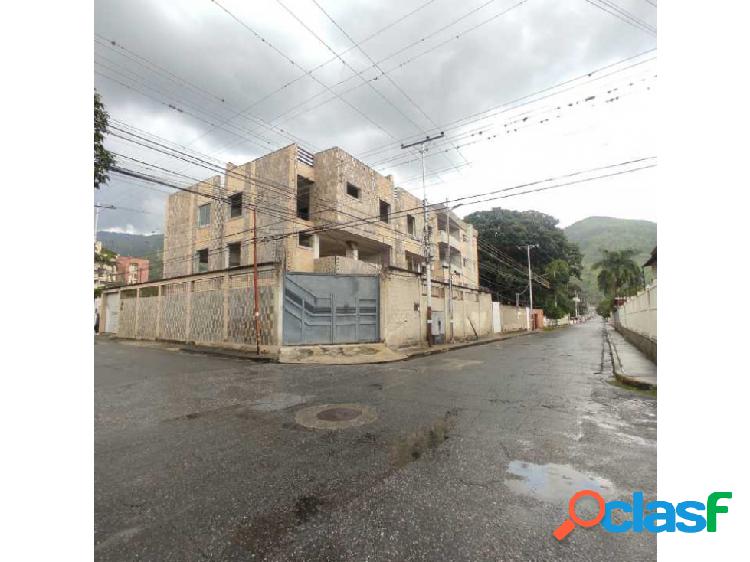 VENTA Townhouse, Sector Las Mayas, El Limón. R.G