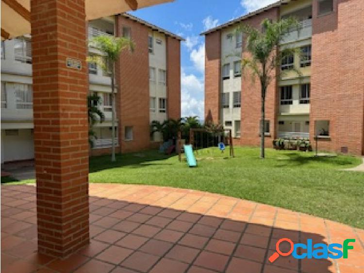 Vendo Apartamento PB Duplex en Urbanización Loma Linda