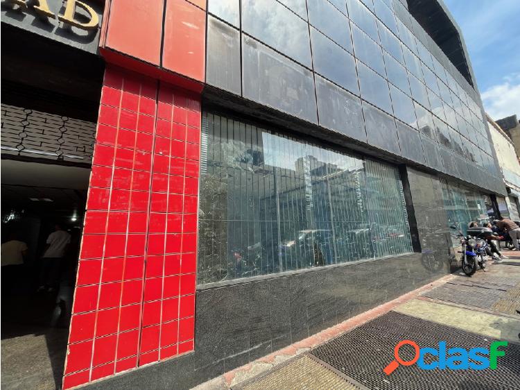 Vendo Local comercial en la Av. Urdaneta