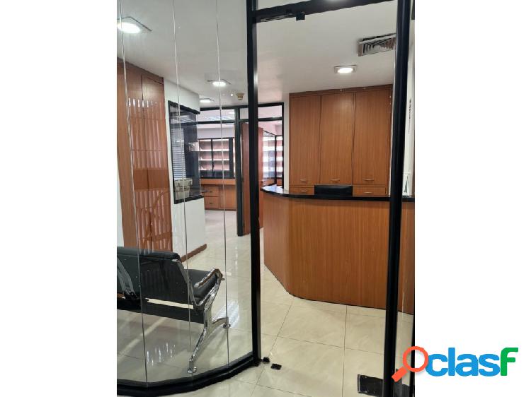 Vendo OFC. 80m²-6 Puestos -2 s. reuniones-C.C. Plaza-Palos