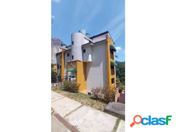 Vendo Town House 205m2 Monteclaro 4436