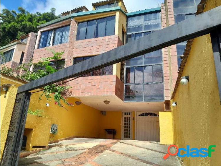 Vendo Town House 273m2 3h/6b/3p Urb.Miranda 3084