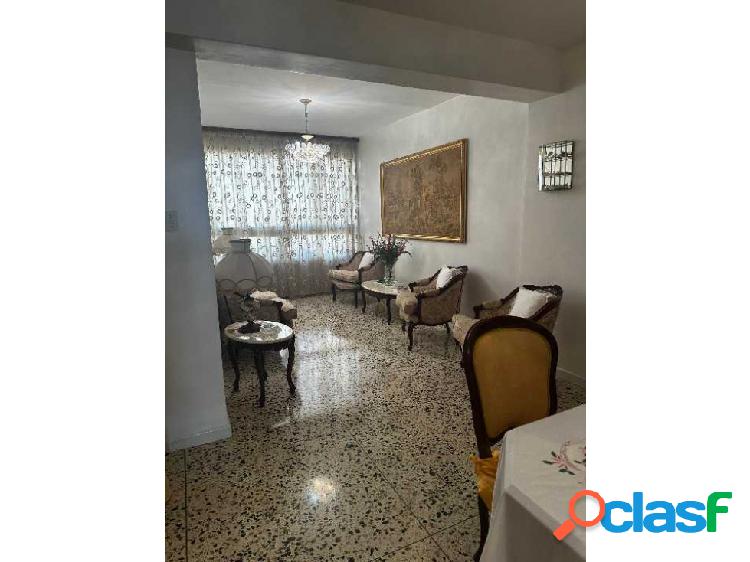 Vendo apartamento 134m2 Los Teques 9759