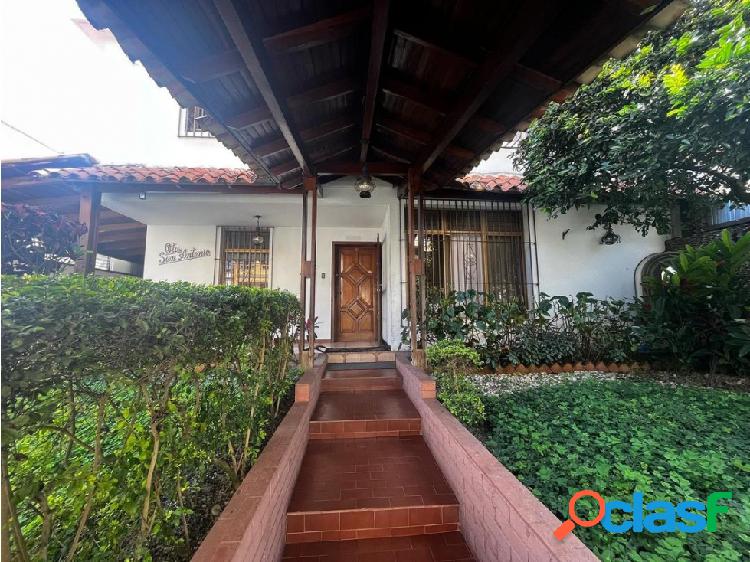 Vendo casa 320m2 La Trinidad 1786