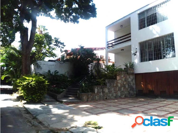 Vendo casa 518 terreno, 311m2 cont. 6h/6b/3p San Román 1250