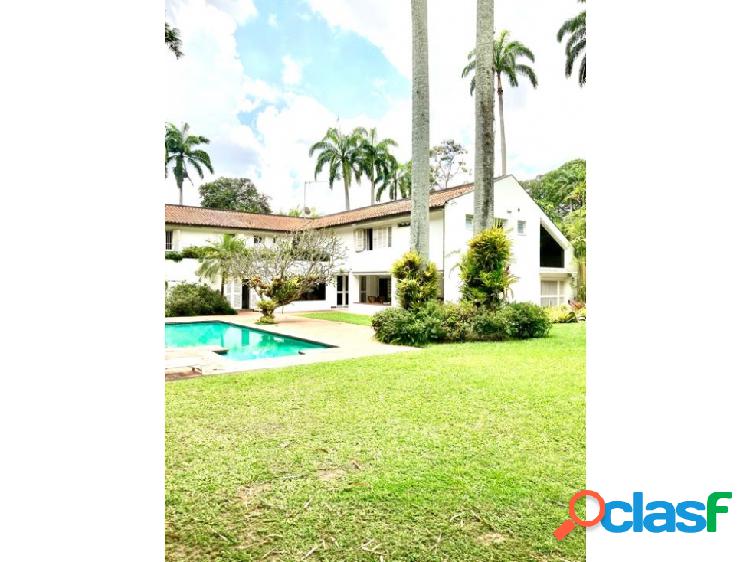 Vendo casa 750m2 Los Chorros 1698