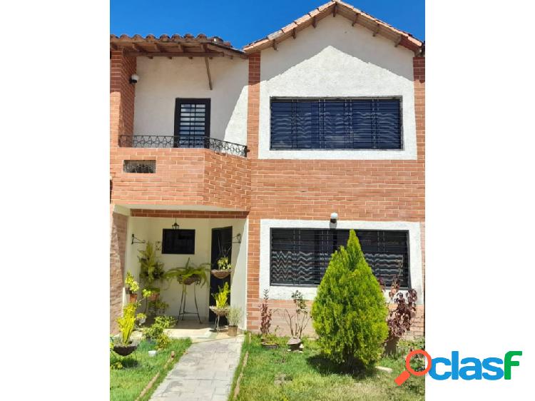 Venta Conjunto Residencial Privado: Townhouse. La Fuente.