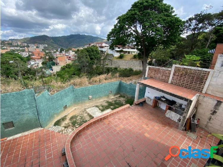 Venta Hermosa Casa en La Trinidad 464Mts2, 4 hab, 5 baños,