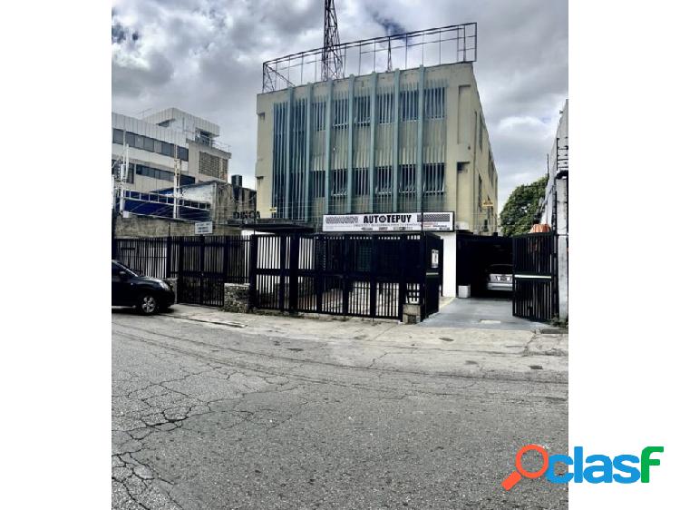 Venta La Urbina Edificio Industrial 950m2